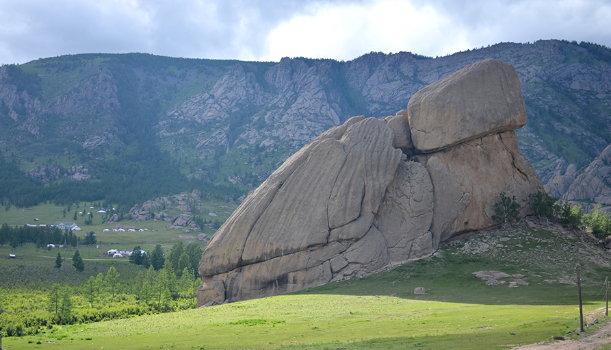 5c36c4f5-6274-4901-8773-4eb532745942-galle-terelj-Chinggis-Khaan-Statue-turtle-rock